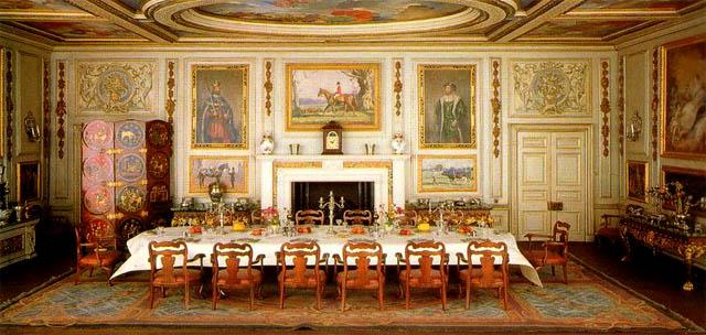 Антикварный кукольный домик. История кукольного домика.