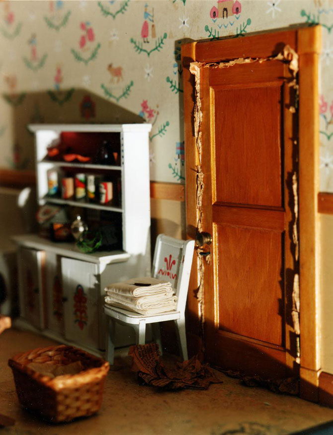 Реконструкция мест преступлений в миниатюре или Убийство в кукольном домике