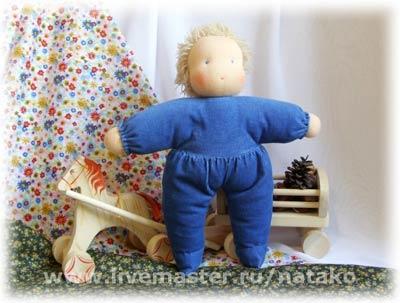Вальдорфская кукла в пришивном комбенизоне