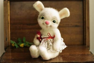 Сухое валяние. Игрушка своими руками.