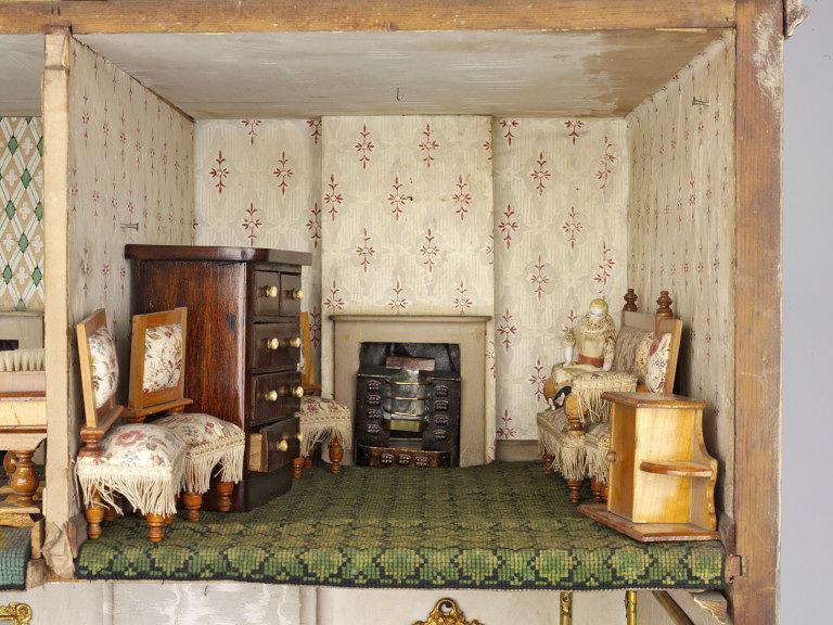 Антикварный кукольный домик. История кукольного домика.