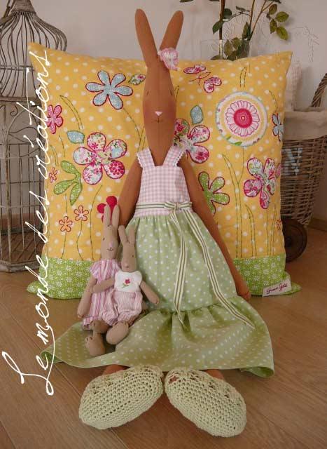 Текстильный заяц своими руками. Зайчики из ткани ручная работа. Тряпичные зайцы хандмэйд. Выкройка зайцев Handmade. Для уюта в доме.