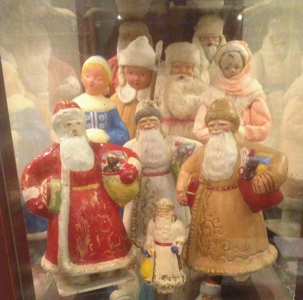 выставка елочных игрушек. старинные и советские игрушки. старые елочные игрушки