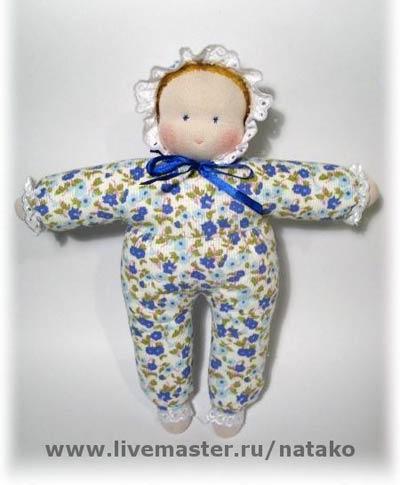 Вальдорфская кукла в пришивном комбенизоне