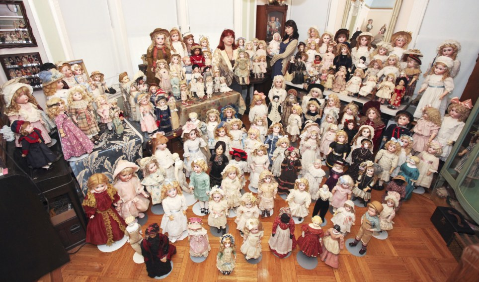 Самая большая коллекция антикварных кукол.