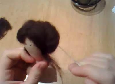 Как сделать волосы кукле. Сухое валяние. Мастер-класс.