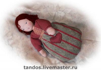 Вальдорфская кукла в пришивном комбенизоне